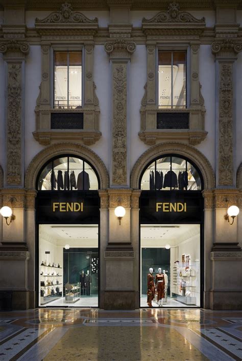 fendi rinascente milano advertisemnt|Boutique FENDI Milano Rinascente LG Milano.